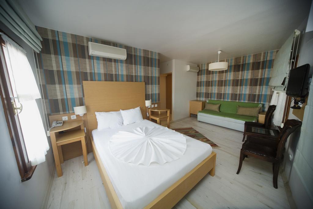 Apollon Hotel Bozcaada Quarto foto